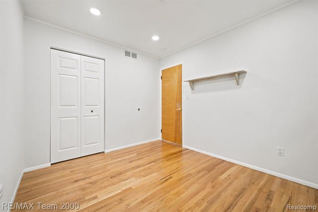 31906 Cambridge Street, Garden City, MI 48135