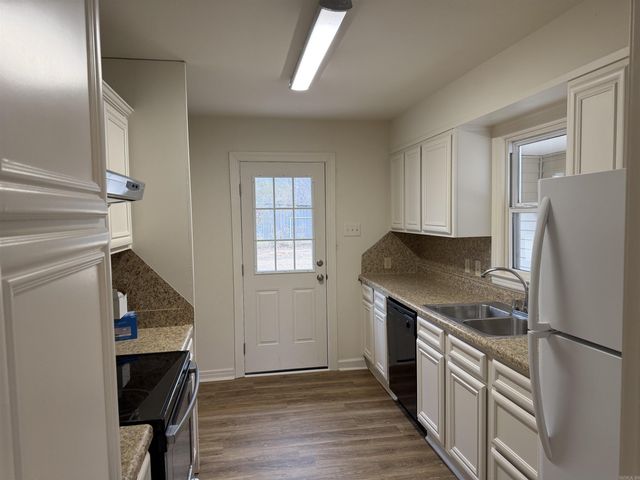 1934 Lee Ave, Conway, AR 72034