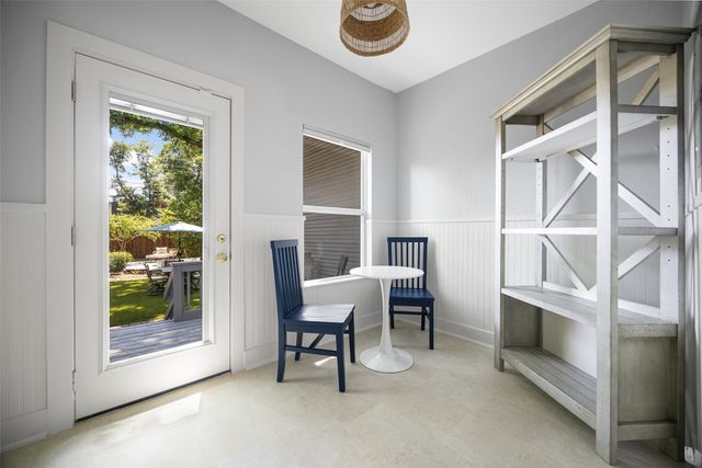 832 N Winnetka Avenue, Dallas, TX 75208