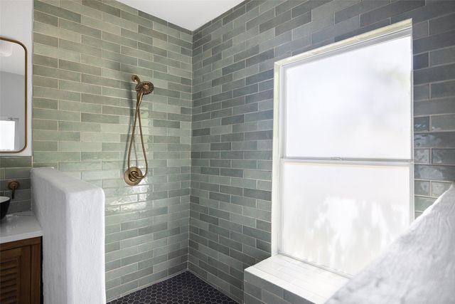 832 N Winnetka Avenue, Dallas, TX 75208