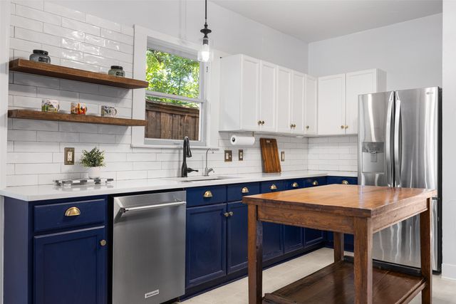 832 N Winnetka Avenue, Dallas, TX 75208