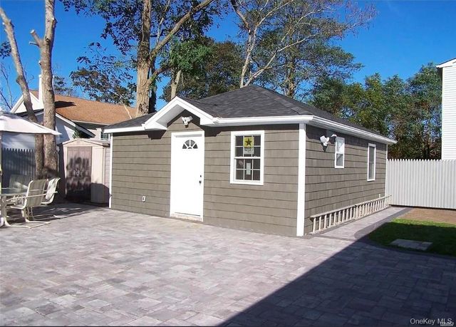 15 Ivy Road, Mastic Beach, NY 11951