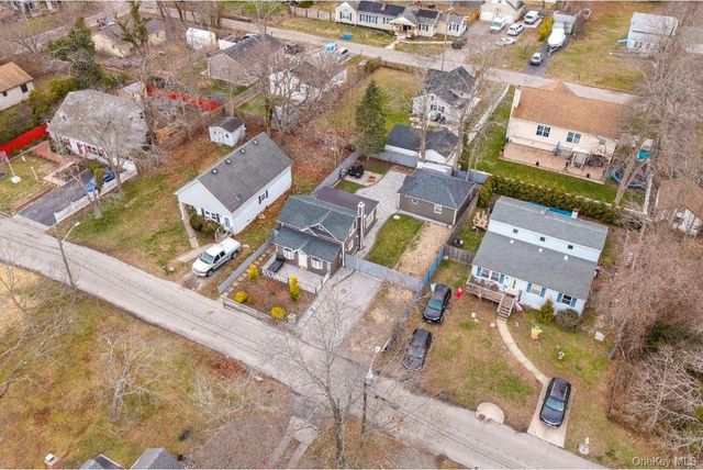 15 Ivy Road, Mastic Beach, NY 11951