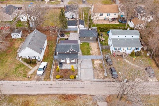 15 Ivy Road, Mastic Beach, NY 11951