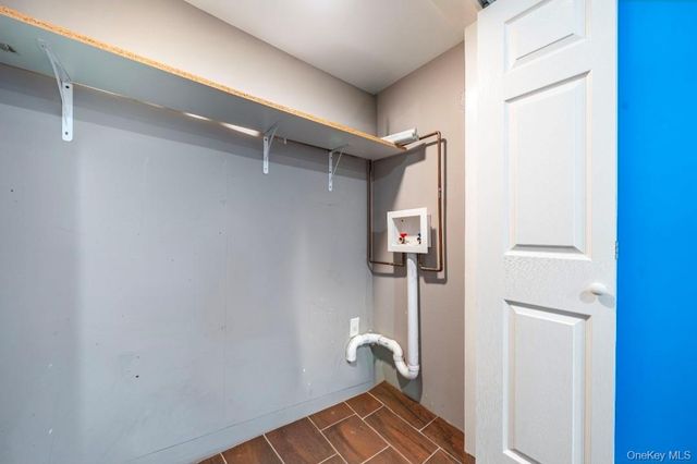 15 Ivy Road, Mastic Beach, NY 11951