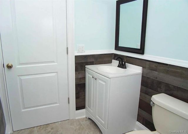 15 Ivy Road, Mastic Beach, NY 11951