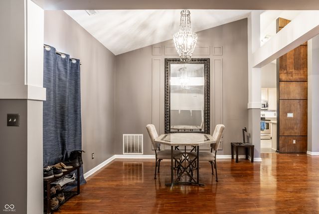 860 Weeping Way Lane, Avon, IN 46123