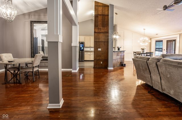 860 Weeping Way Lane, Avon, IN 46123