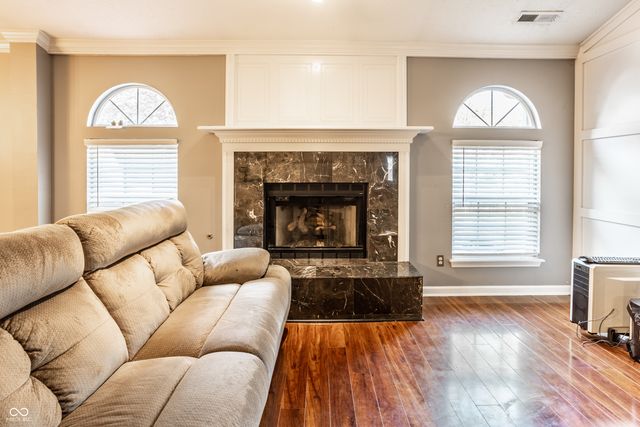 860 Weeping Way Lane, Avon, IN 46123