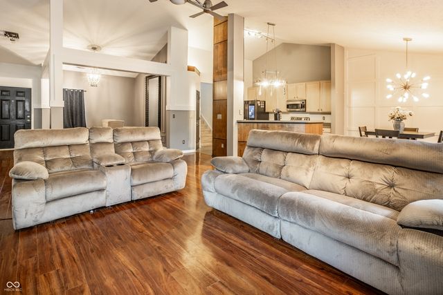 860 Weeping Way Lane, Avon, IN 46123