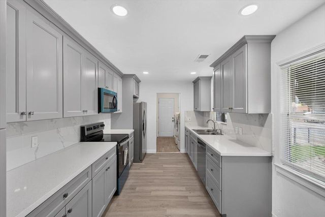 1808 West Ln, Stockton, CA 95205