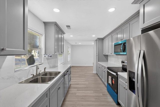 1808 West Ln, Stockton, CA 95205