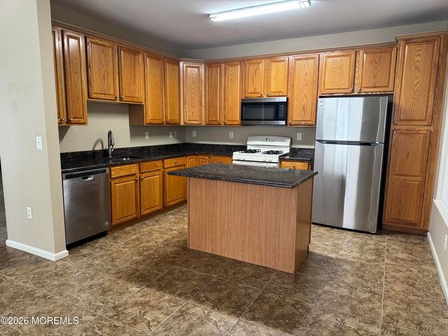 363 Saint Andrews Place, Manalapan, NJ 07726