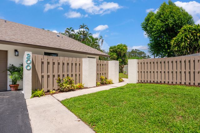 200 SW 29th Avenue, Delray Beach, FL 33445