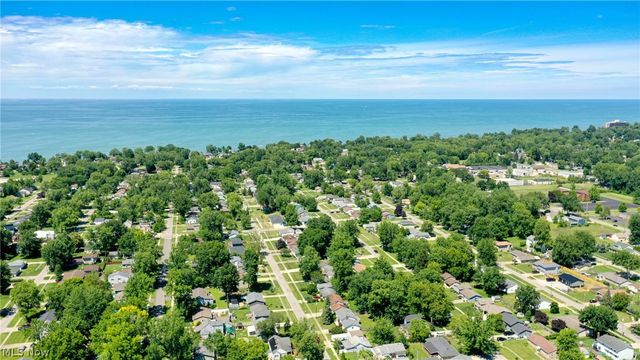 853 Alameda Avenue, Sheffield Lake, OH 44054