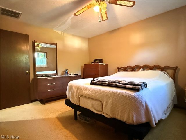 853 Alameda Avenue, Sheffield Lake, OH 44054