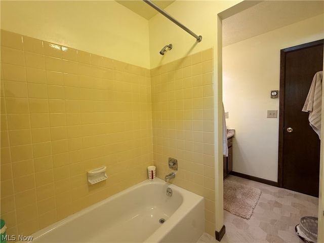 853 Alameda Avenue, Sheffield Lake, OH 44054