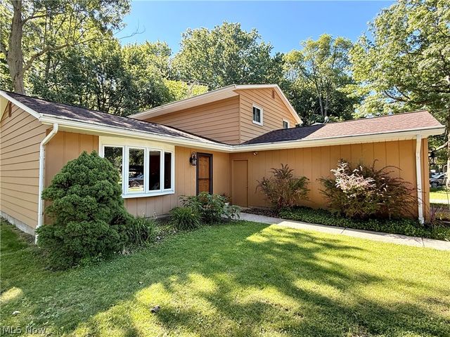 853 Alameda Avenue, Sheffield Lake, OH 44054