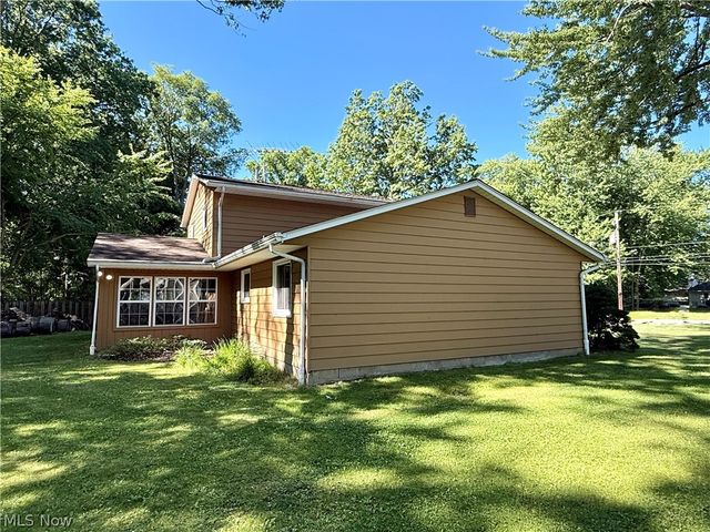 853 Alameda Avenue, Sheffield Lake, OH 44054