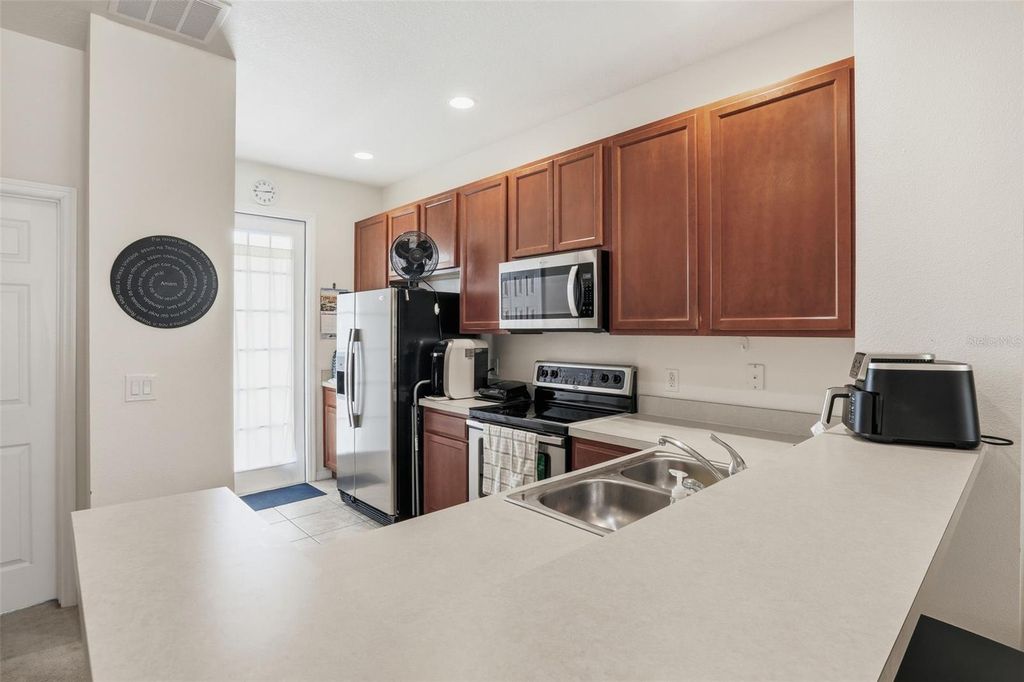Image 6 of property listing at 11733 FITZGERALD BUTLER ROAD, Orlando, FL 32836