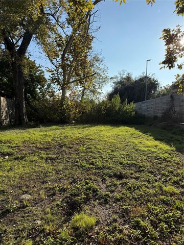 2710 Gray Street, Houston, TX 77004