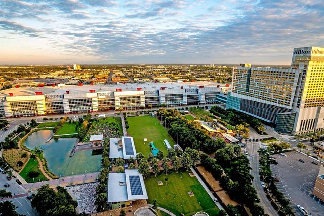 2710 Gray Street, Houston, TX 77004