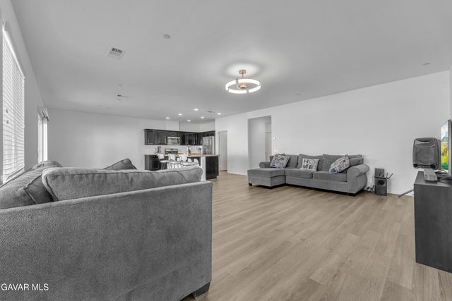 38218 Chapelle Street, Palmdale, CA 93552