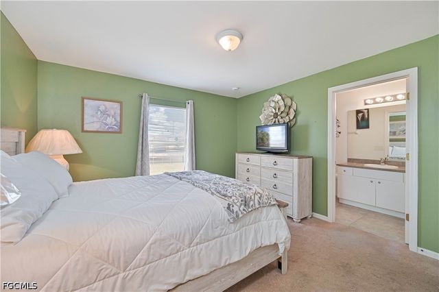 3230 NW 3rd PL, Cape Coral, FL 33993