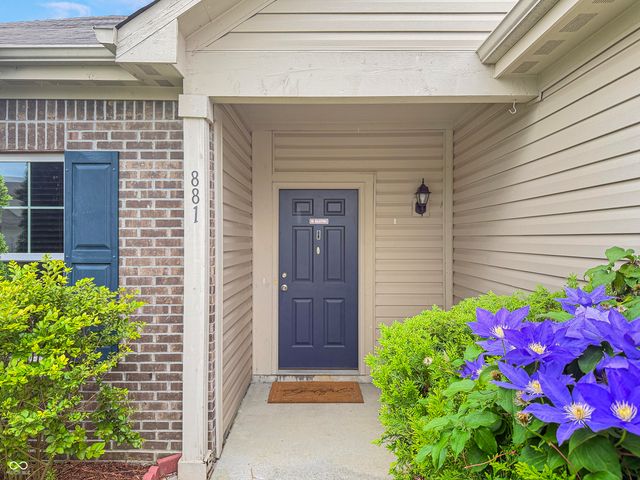 881 Sommersweet Run, Greenwood, IN 46143