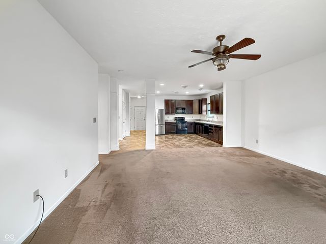 881 Sommersweet Run, Greenwood, IN 46143