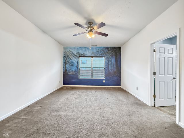881 Sommersweet Run, Greenwood, IN 46143