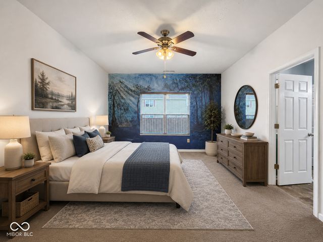 881 Sommersweet Run, Greenwood, IN 46143