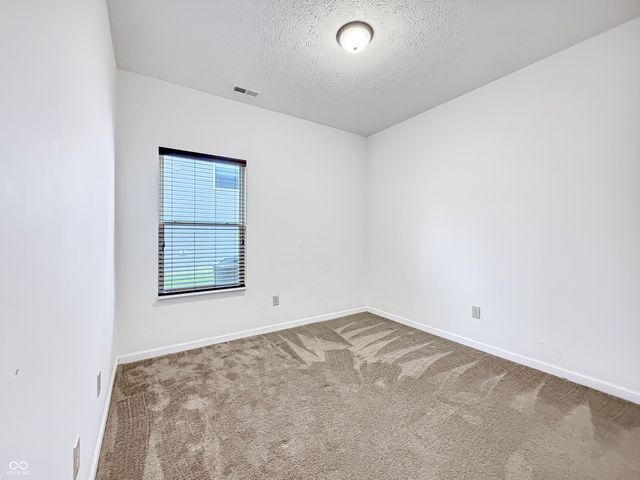881 Sommersweet Run, Greenwood, IN 46143