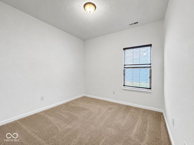 881 Sommersweet Run, Greenwood, IN 46143
