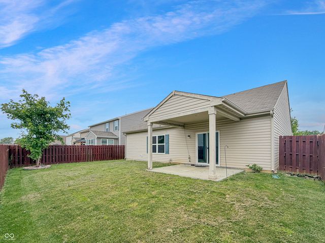 881 Sommersweet Run, Greenwood, IN 46143