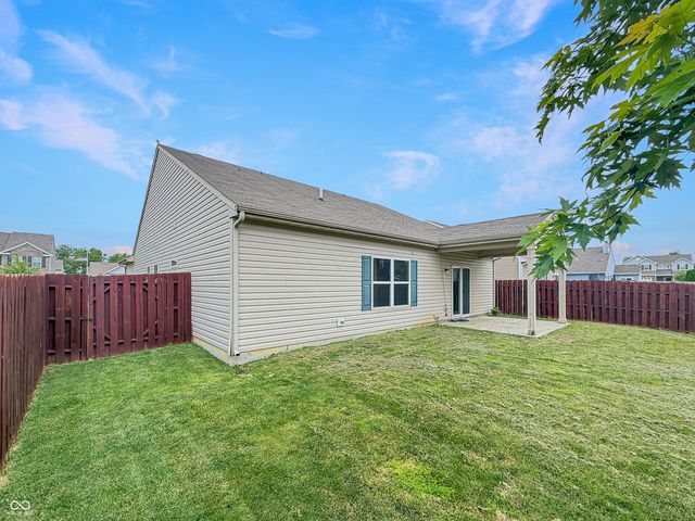 881 Sommersweet Run, Greenwood, IN 46143