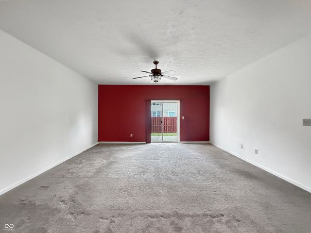881 Sommersweet Run, Greenwood, IN 46143
