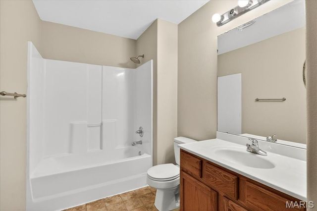 2025 Huntmaster Drive, Belleville, IL 62220