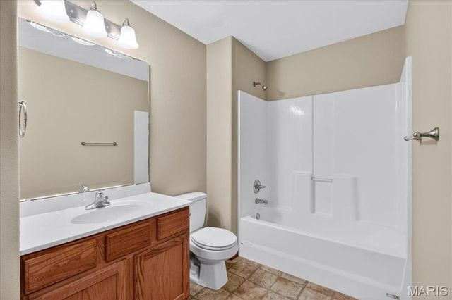 2025 Huntmaster Drive, Belleville, IL 62220