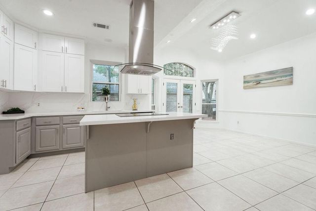 127 S Copperknoll Circle, The Woodlands, TX 77381