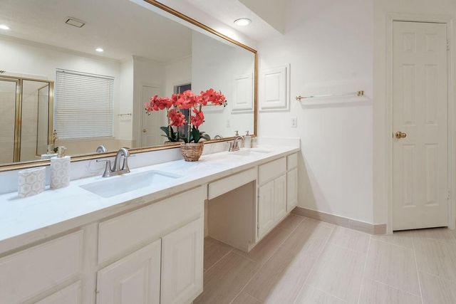 127 S Copperknoll Circle, The Woodlands, TX 77381