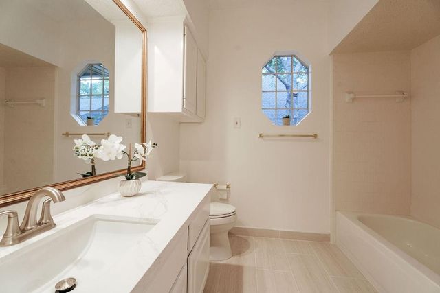 127 S Copperknoll Circle, The Woodlands, TX 77381