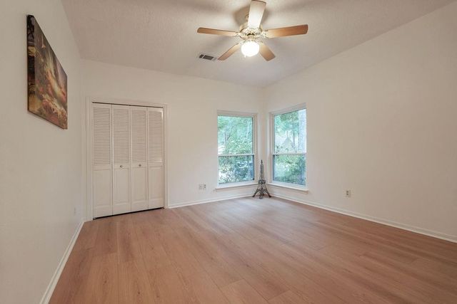 127 S Copperknoll Circle, The Woodlands, TX 77381