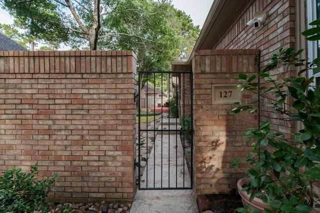 127 S Copperknoll Circle, The Woodlands, TX 77381