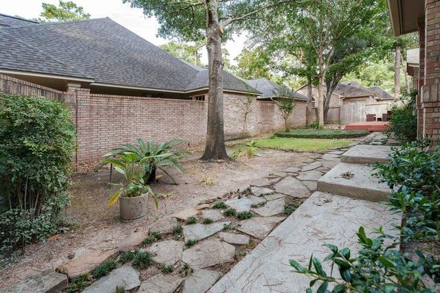 127 S Copperknoll Circle, The Woodlands, TX 77381