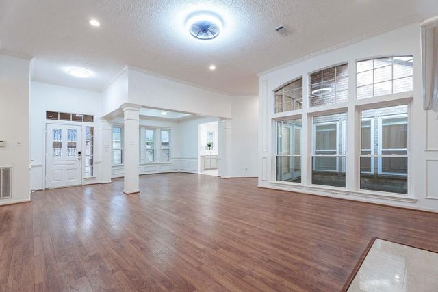 127 S Copperknoll Circle, The Woodlands, TX 77381