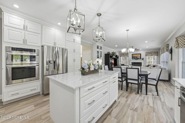 13 Bloomfield Road, Manalapan, NJ 07726