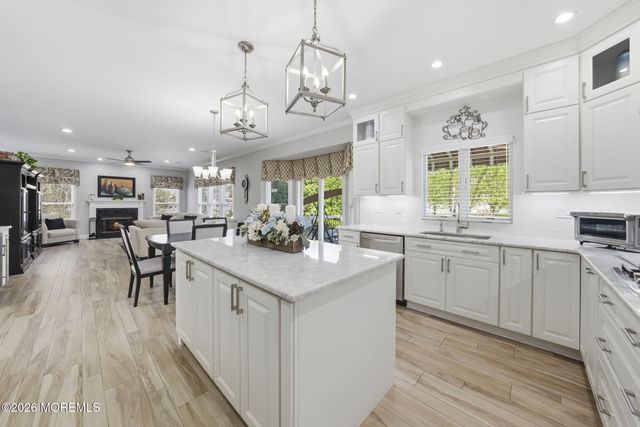13 Bloomfield Road, Manalapan, NJ 07726