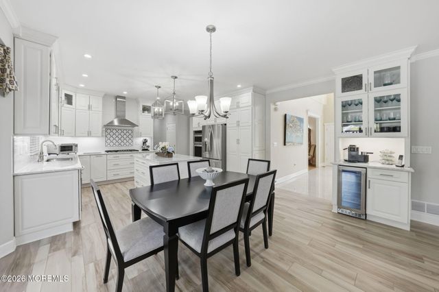 13 Bloomfield Road, Manalapan, NJ 07726