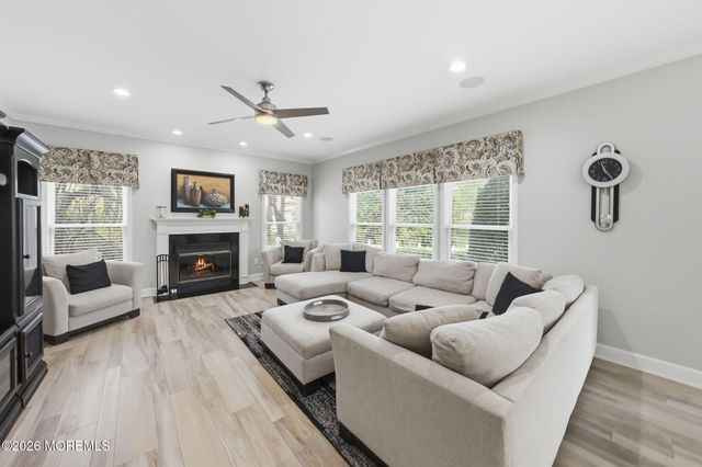 13 Bloomfield Road, Manalapan, NJ 07726